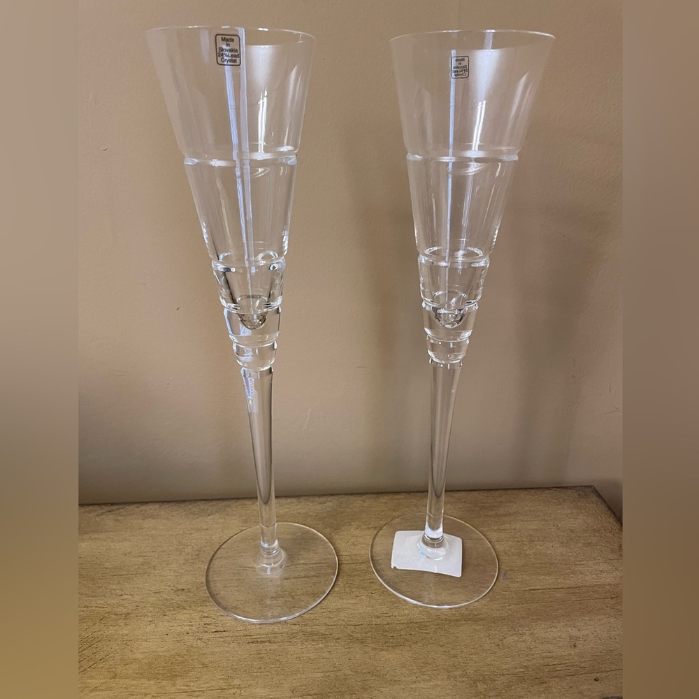 Crystal champagne flutes